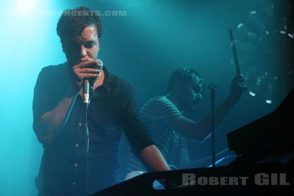 FRIENDLY FIRES - 2011-04-14 - PARIS - Point Ephemere - 